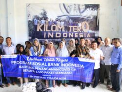 Warga Sabang Terima Bantuan Paket Sembako Dari Teuku Riefky Harsya