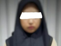 Duh! Curi Emas untuk Beli Iphone, Wanita Cantik Kini Ditahan