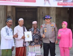Kapolda Aceh Salurkan Bantuan untuk Masjid Almunawarah Alu Naga