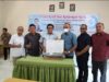 Kadisdik Aceh Serahkan Laptop untuk Guru Inti