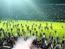 Larangan FIFA dan Alasan Polisi Gunakan Gas Air Mata di Kanjuruhan