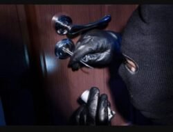 Abu Sayap Diciduk Polisi Gara – Gara Bobol Toko Arloji dan Ponsel