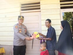 Kapolres Aceh Jaya Serahkan Rumah Layak Huni untuk Masyarakat Kurang Mampu