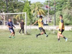 Perkuat Sinergitas, TNI – Polri Di Aceh Barat Gelar Laga Sepak Bola Persahabatan