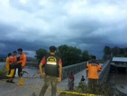 Jembatan di Jeunieb Putus Digerus Abrasi