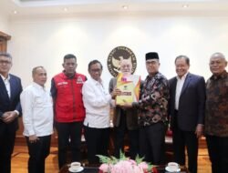 Wali Nanggroe Serahkan Data Lima Ribu Kasus Pelanggaran HAM ke Pemerintah Pusat