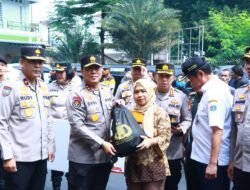 Ribuan Paket Sembako dari Kapolri Disebar ke Masyarakat