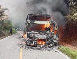 Bus ALS Angkut 16 Penumpang Hangus Terbakar