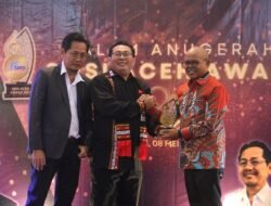 Berkinerja Baik, Pj Bupati Aceh Utara Dapat Award dari SMSI Aceh