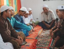 7 Warga Nias Masuk Islam di Nagan Raya, Jamaluddin Idham Serahkan Sejumlah Santunan