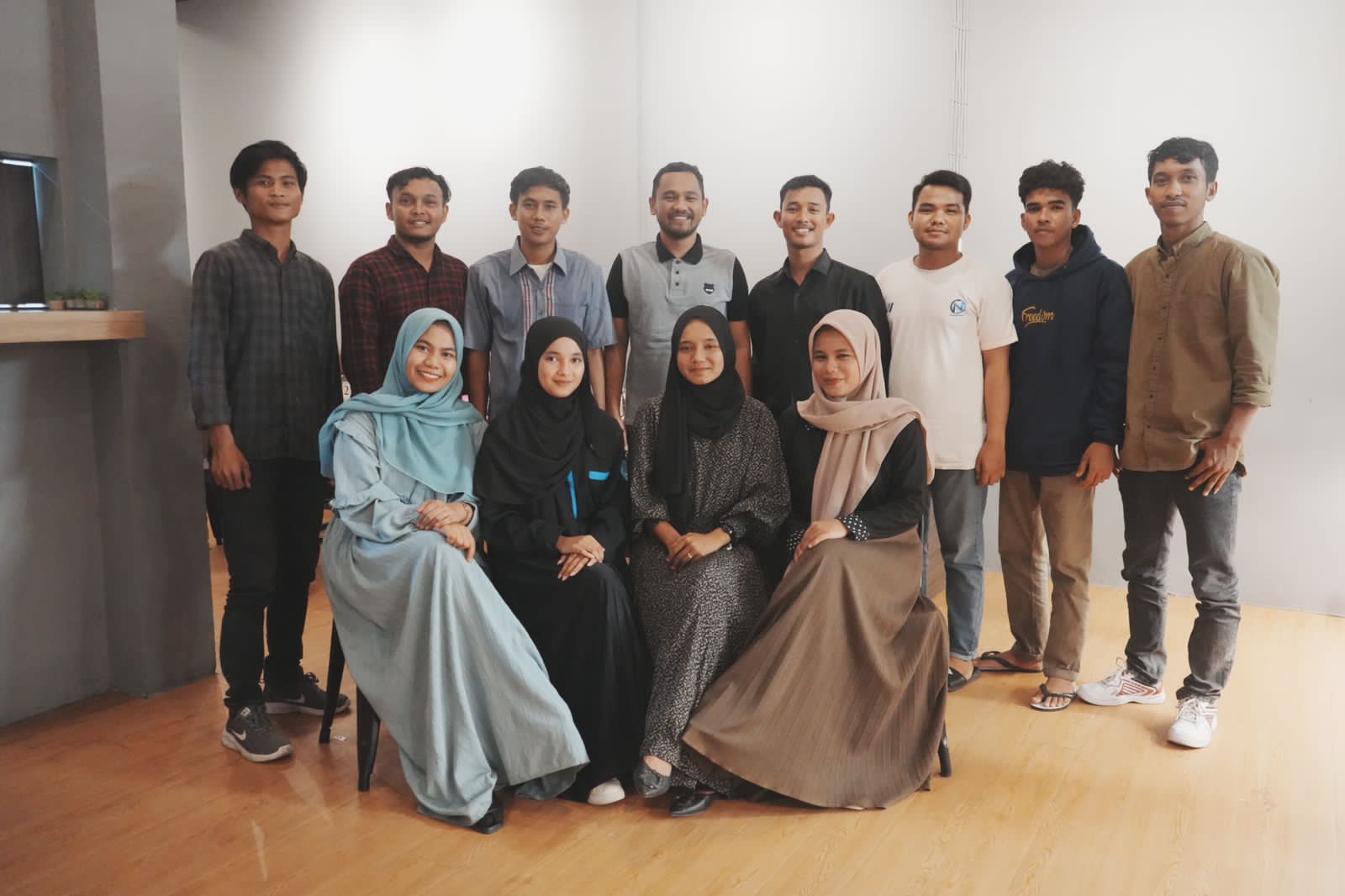 Ketua Himpunan Pengusaha Muda Indonesia (HIPMI) Cabang Nagan Raya bersama kader Himpunan Mahasiswa Islam (HMI) Cabang Meulaboh