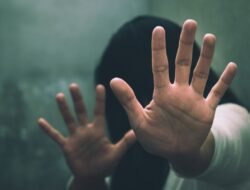 Modus Isi Bensin, Pria Pemotor Begal Payudara Wanita