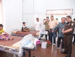 Sambut Hari Bhakti Adhyaksa ke-63, Kejati Aceh Adakan Khitanan Massal