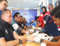 Demokrat Aceh Gelar Bakti Sosial, Jalankan Donor Darah dan Bagi-Bagi Nasi Kotak