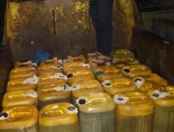 Personel Ditreskrimsus Gerebek Gudang BBM Ilegal di Aceh Utara