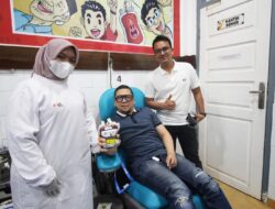 Ketua Komisi II DPR RI Donor Darah di PMI Kota Banda Aceh