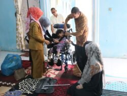 Pemkab Aceh Selatan Salurkan Bantuan Kepada Masyarakat Miskin