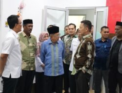 Jusuf Kalla Kunjungi PMI Kota Banda Aceh