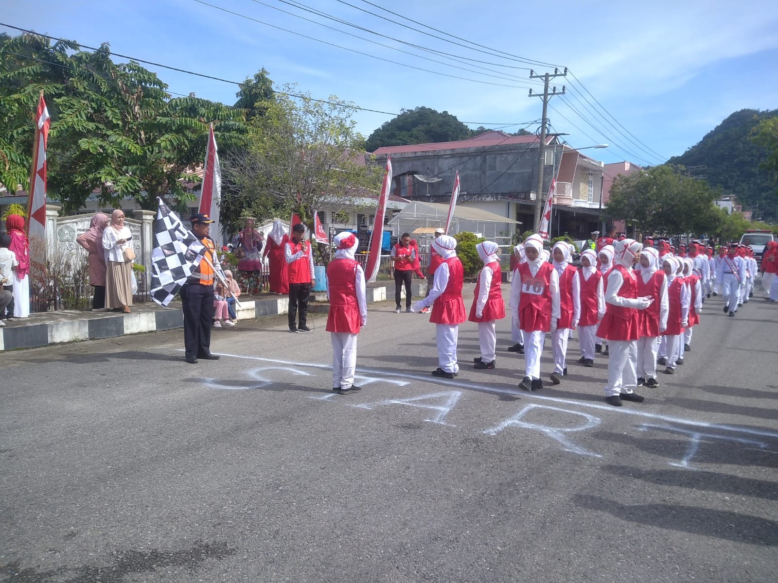 lomba gerak jalan antar sekolah