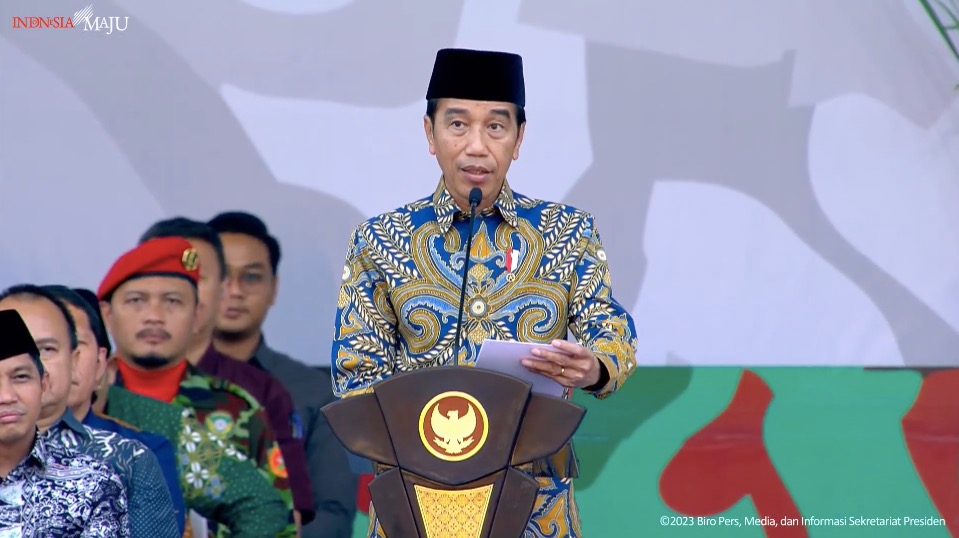 Presiden Jokowi menghadiri Apel Akbar Pasukan Komando Kesiapsiagaan Angkatan Muda Muhammadiyah, di Stadion Manahan Solo, Jawa Tengah, Rabu (20/09/2023). (Sumber: Tangkapan Layar)