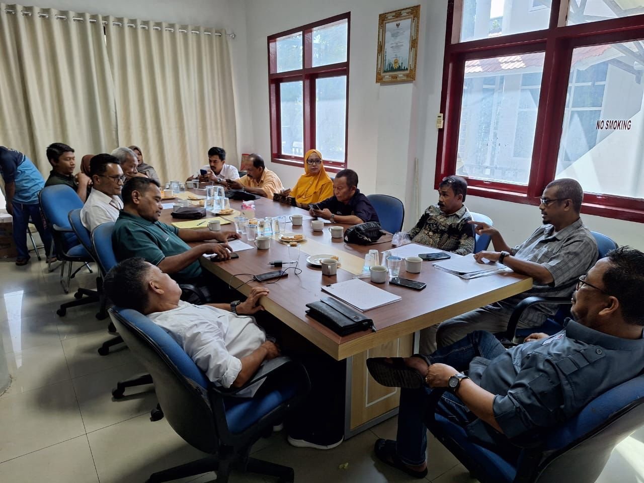 Rapat pemilihan Pengurus dan Badan Pengawas Koperasi Tinta Emas Aceh di Ruang Rapat Kantor PWI Aceh di Banda Aceh, Selasa sore, 10 Oktober 2023. (Foto Abdul Hadi/PWI Aceh)