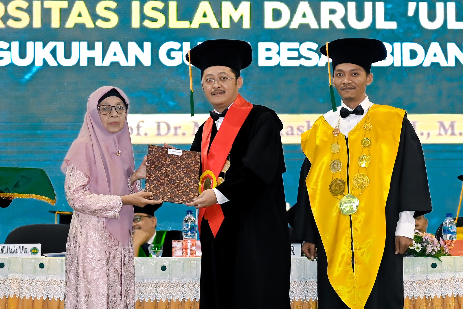 Ketua Komisi Pengawas Persaingan Usaha (KPPU), M Afif Hasbullah dikukuhkan sebagai Profesor atau Guru Besar Tetap Bidang Ilmu Hukum Universitas Darul Ulum Lamongan Universitas Darul ‘Ulum (UNISDA) Lamongan, Jawa Timur