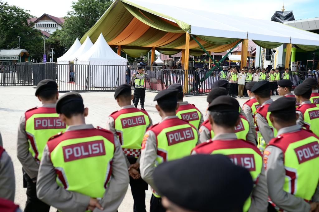 Personel pengamanan malam penutupan Pekan Kebudayaan Aceh (PKA) ke-8