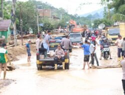 Kapolres Aceh Selatan Salurkan bantuan untuk Korban Banjir 