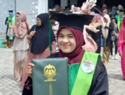 Kakankemenag Apresiasi Keberhasilan Khairiah Guru MTsN 3 Pidie Raih S2 Cumlaude