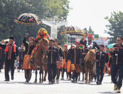 Pawai Budaya PKA-8 Pukau Ribuan Mata Penonton