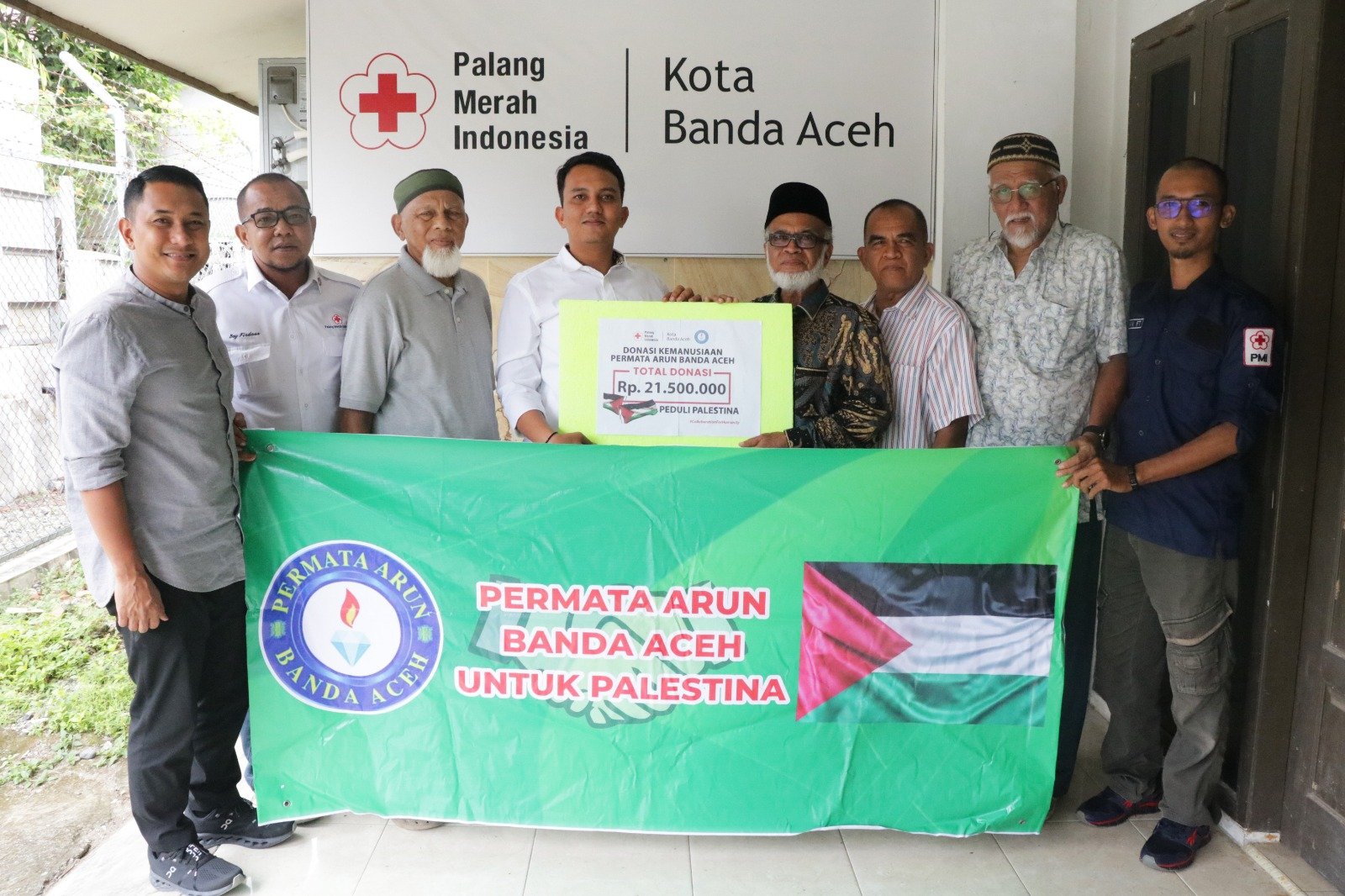 Perhimpunan Mantan Pegawai PT Arun (Permata Arun) Kota Banda Aceh menyerahkan donasi sebesar Rp.21.500.000 untuk diberikan kepada saudara terdampak konflik di Palestina melalui PMI Kota Banda Aceh.