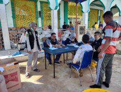 Polres Aceh Selatan Beri Pelayanan Kesehatan Gratis Kepada Korban Banjir