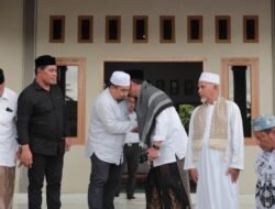 Pj Bupati Aceh Besar Hadiri Peringatan Maulid di Dayah Ma’hadal Fata Lamkabeu