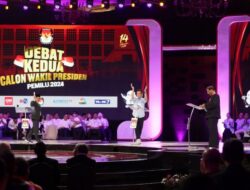 KPU Bantah Beri Earphone-Contekan ke Gibran saat Debat Cawapres