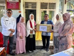 Pj Ketua Dekranasda Aceh beri bantuan untuk pengrajin bordir Gampong Ie Meulee