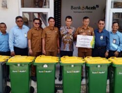 Bank Aceh Serahkan Tong Sampah Kepada Pemko Banda Aceh