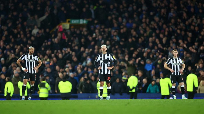 Newcastle United kecapekan, dihajar Everton (REUTERS/CARL RECINE)