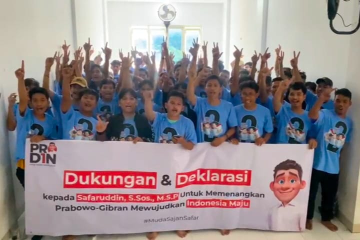 Puluhan Pemuda dan Mahasiswa Aceh Singkil dari berbagai komunitas di Banda Aceh dan Aceh Besar, yang tergabung dalam Pemuda Pro Safaruddin (Prodin) Aceh Singkil, mendeklarasikan diri mendukung Safaruddin dalam pencalonan legislatif (Pileg) 2024 untuk Dewan Perwakilan Rakyat Aceh (DPRA).