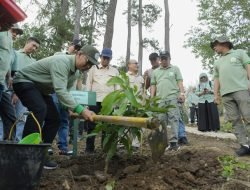 Asisten III Sekda Aceh Hadiri Gerakan Menanam Pohon di Saree