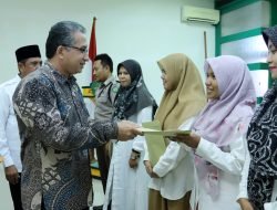 UIN Ar-Raniry Serahkan SK Perpanjangan Kontrak Kepada 207 PPNPN