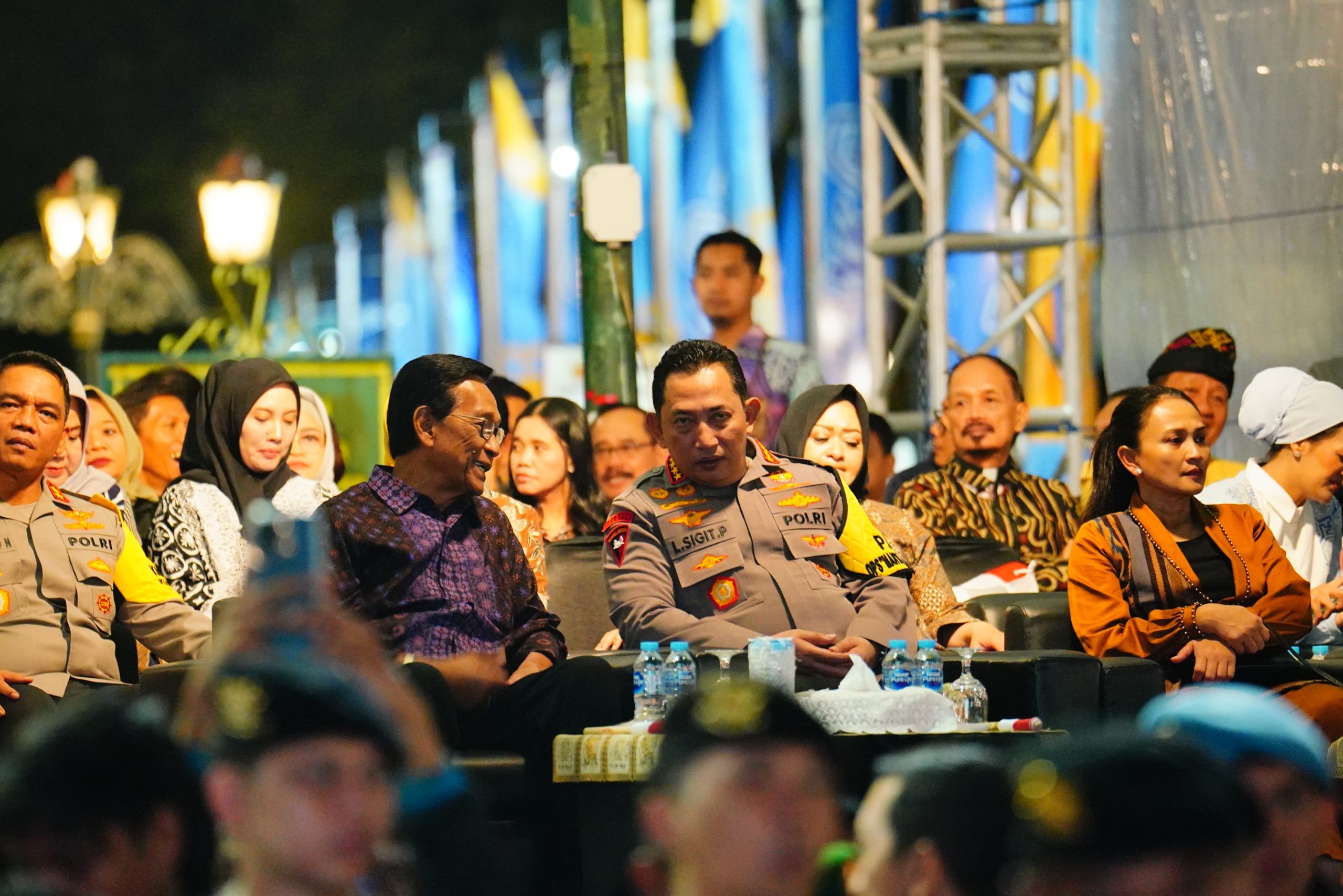 Kapolri Jenderal Listyo Sigit Prabowo saat menghadiri acara bertajuk Jogja Asik yang diselenggarakan di Yogyakarta, Jumat malam, 19 Januari 2024.