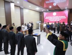 Pj Bupati Aceh Besar Lantik Komisioner KIP