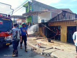 Satu Unit Kios Kelontong Nyaris Ludes Terbakar