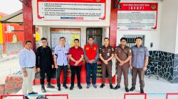 Jaksa eksekutor pada Kejaksaan Negeri Sabang Melakukan eksekusi terpidana kasus korupsi kegiatan pembebebasan Pengadaan Lahan Tempat Pembuangan Akhir (TPA) Lhok Batee, Firdaus Bin Umar kedalam Lembaga Pemasyarakan (lapas) Kelas IIA Banda Aceh