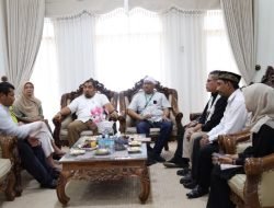 Pj Bupati Aceh Besar Terima Kunjungan Pengurus Muslim Aid United Kingdom dan YKMI