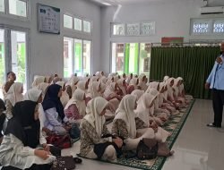 Isi Dinul Islam, BKPRMI Ajak Siswa Belajar Ke Masjid