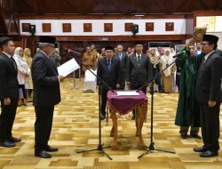 Azwardi Dilantik Sebagai Pj Sekda Aceh