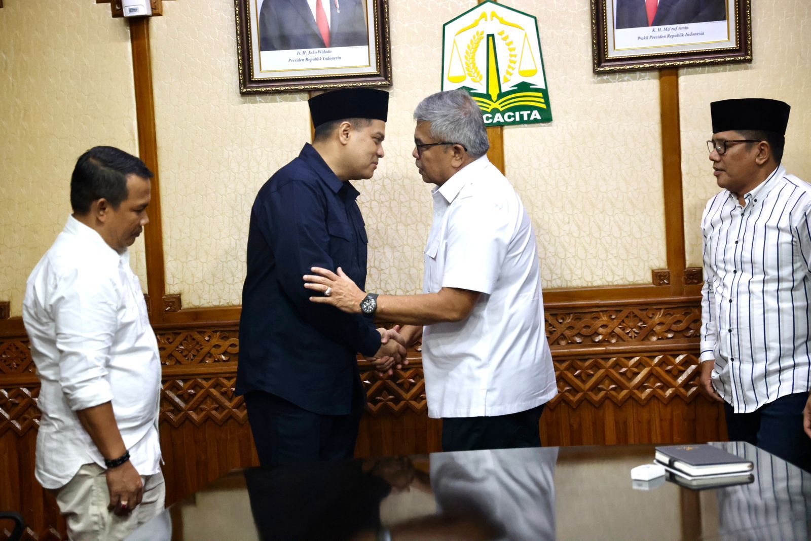 Ketua Dewan Pimpinan Wilayah (DPW) Partai Nasdem Aceh yang baru ditunjuk oleh Ketua Umum Partai Nasdem Surya Paloh, Irsan Sosiawan,Jumat pagi sekira pukul 11.00 WIB melakukan silaturrahmi kepada Pj Gubernur Aceh Bustami Hamzah.