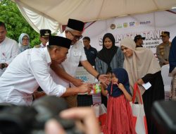 Pj Gubernur Dampingi Menko PMK Kunjungi Warga Penerima Bantuan Pemerintah