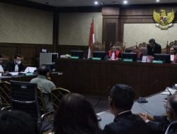 2 Anak Buah Johnny Plate Didakwa Korupsi Rugikan Negara Rp8 T